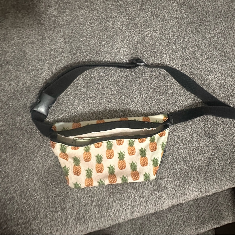 Fydelity Pineapple Print Fanny Pack